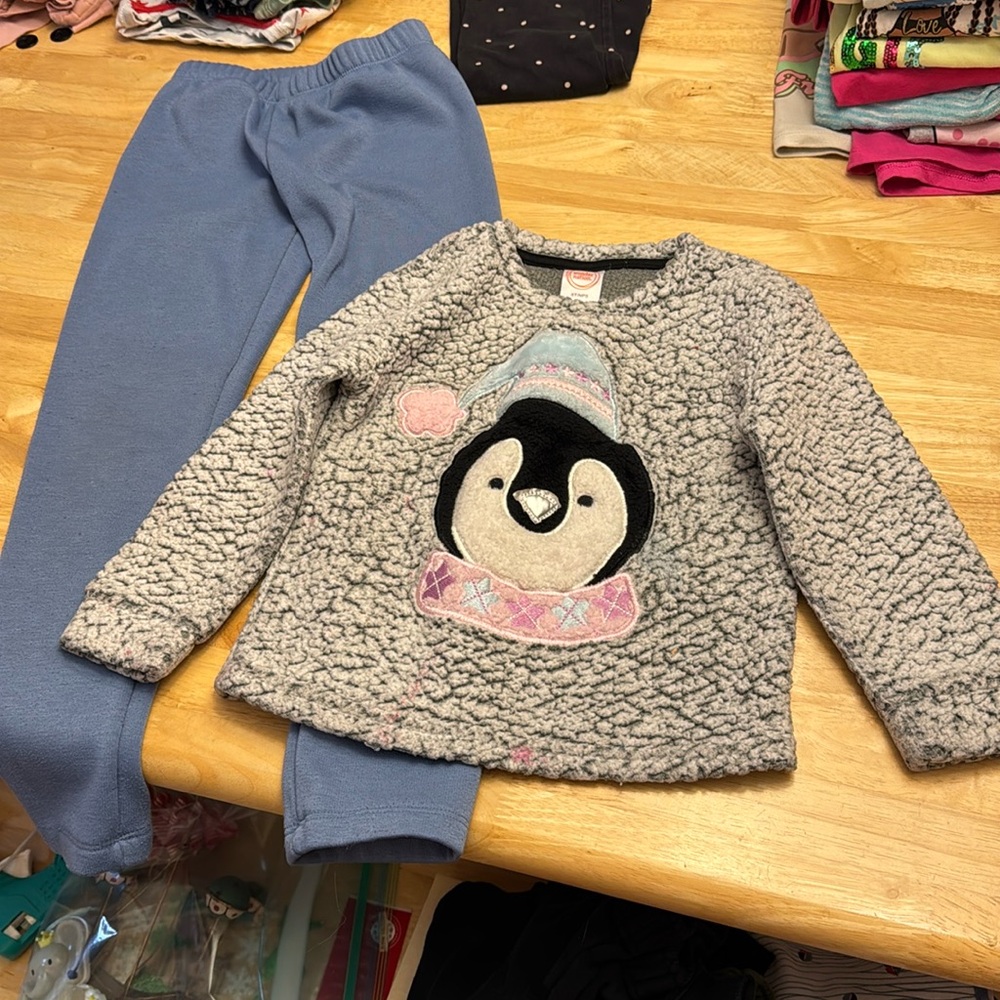 ⛱️2/$5⛱️penguin wonder nation Sherpa top w paint , blue athletic sweats etc